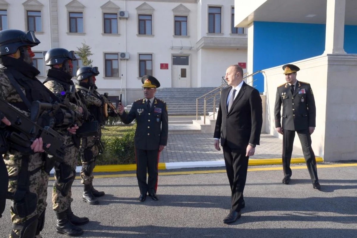 Ильхам Алиев на открытии N-ской воинской части Внутренних войск - ФОТО