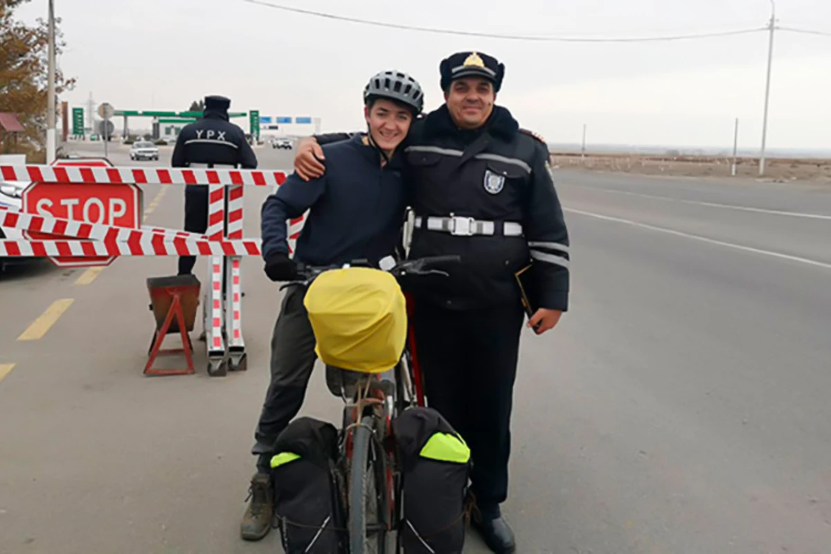 “Polis mənə çayla şirniyyat verdi” - Dünya səyahətinə çıxan gənc - FOTO “Polis mənə çayla şirniyyat verdi” - Dünya səyahətinə çıxan gənc - FOTO
