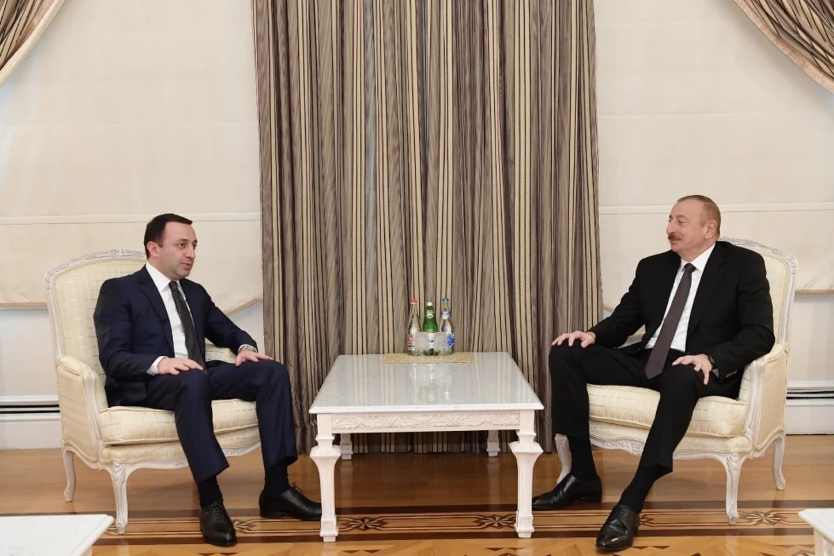 İlham Əliyev Gürcüstanın Müdafiə nazirini qəbul edib