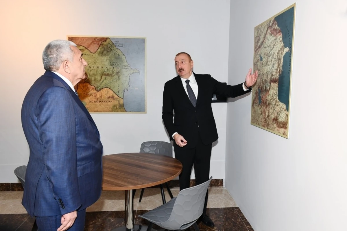 İlham Əliyev Tovuzun icra başçısına irad tutdu - Bu, neçənci əsrin xəritəsidir?