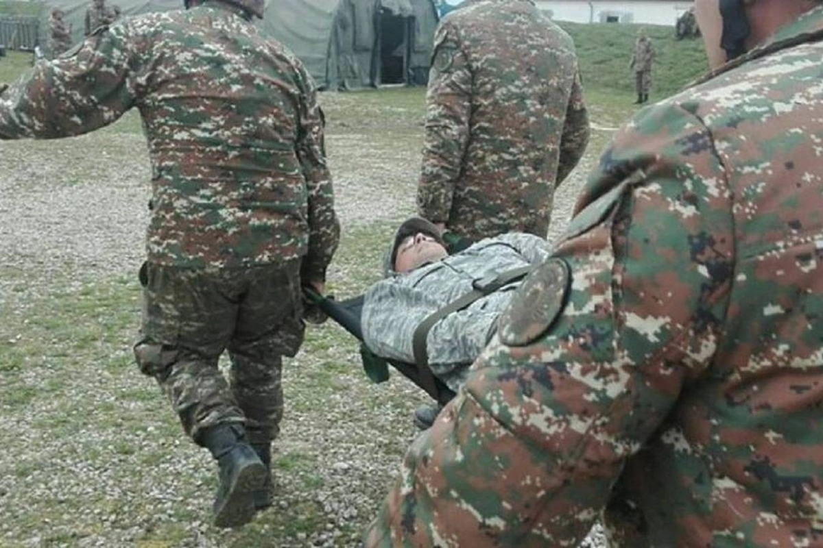 СМИ сообщили о массовых заражениях коронавирусом в армянской армии