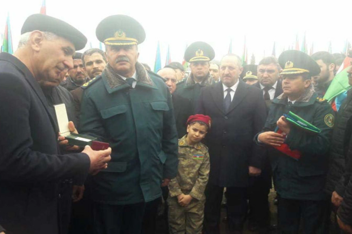 Ötən gün şəhid olan sərhədçi medalla təltif edildi - FOTO