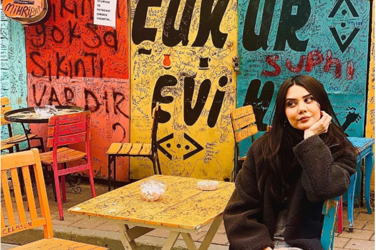 Oksana Rəsulova məşhur türk serialı “Çukur”un çəkiliş meydanında - VİDEO
