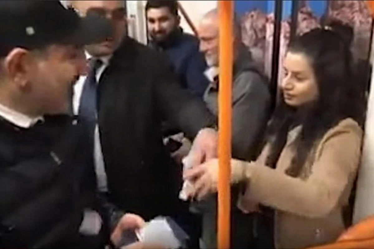 Девушка в метро порвала буклет и швырнула в Пашиняна - ВИДЕО