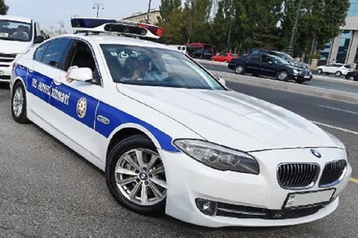 Bakıda polis körpənin həyatını xilas etdi - VİDEO