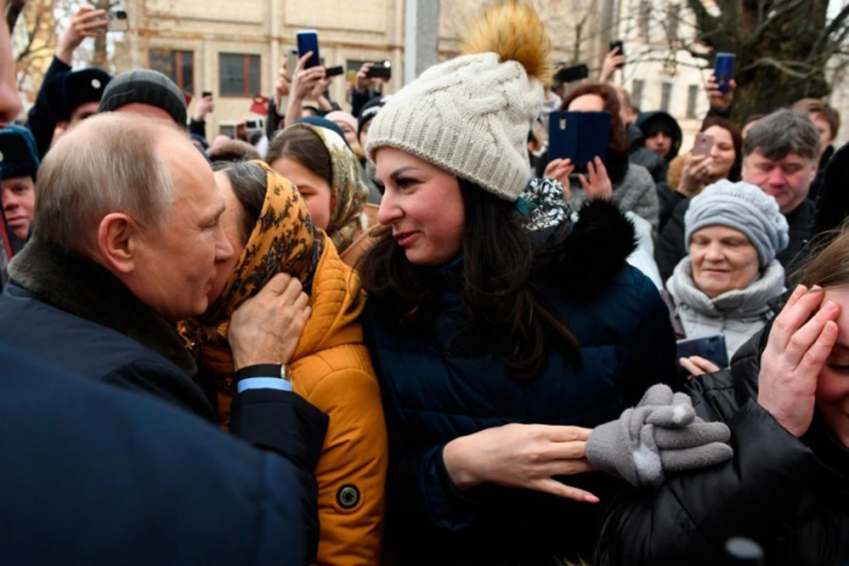Предложившая Путину жениться на ней россиянка рассказала о себе - ВИДЕО