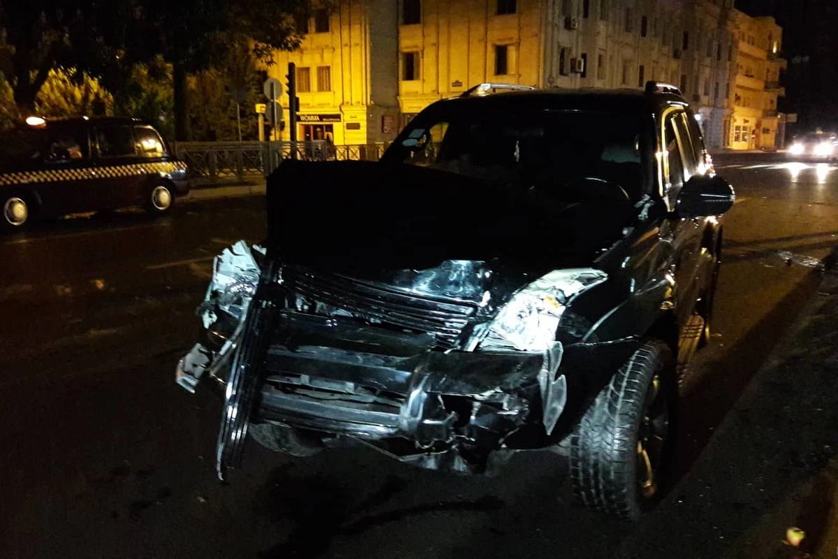 В Баку пять членов одной семьи попали в аварию: 2 человека погибли, еще трое пострадали