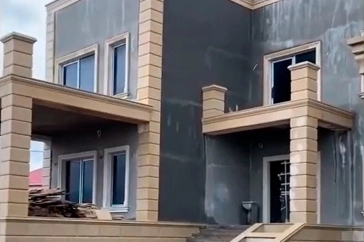 Tanınmış aparıcının villasından oğurluq edənlər ələ keçdi