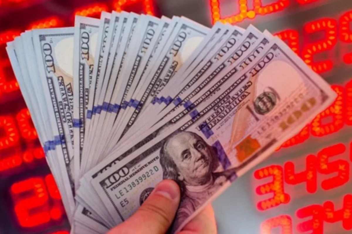 Dollar əsas valyutalara qarşı ucuzlaşmağa başladı Dollar əsas valyutalara qarşı ucuzlaşmağa başladı