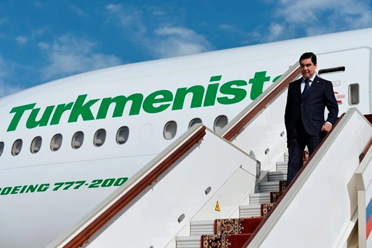 Türkmənistan Prezidenti Azərbaycana rəsmi səfərə gəlib