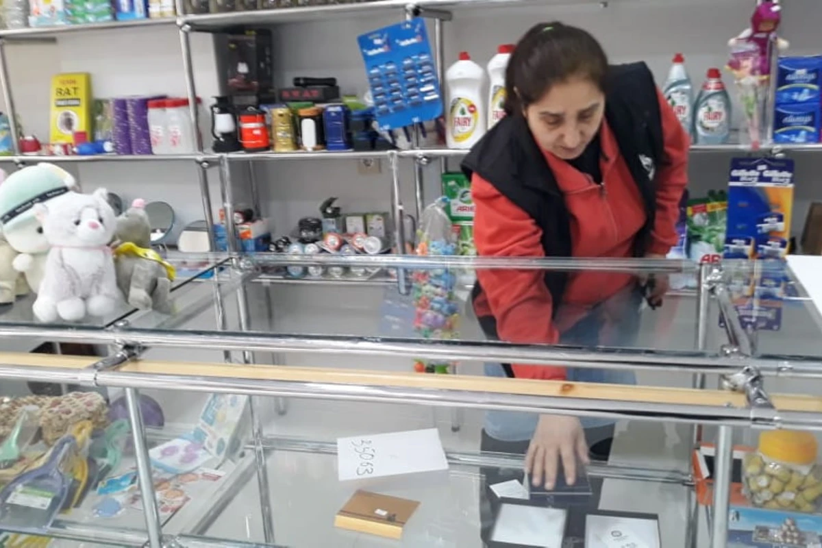 Tovuzda bir gecədə mağaza və dəftərxana ləvazimatları mağazası yarıldı - FOTO