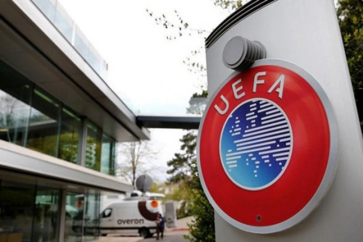UEFA перенес все матчи в еврокубках на неопределенный срок