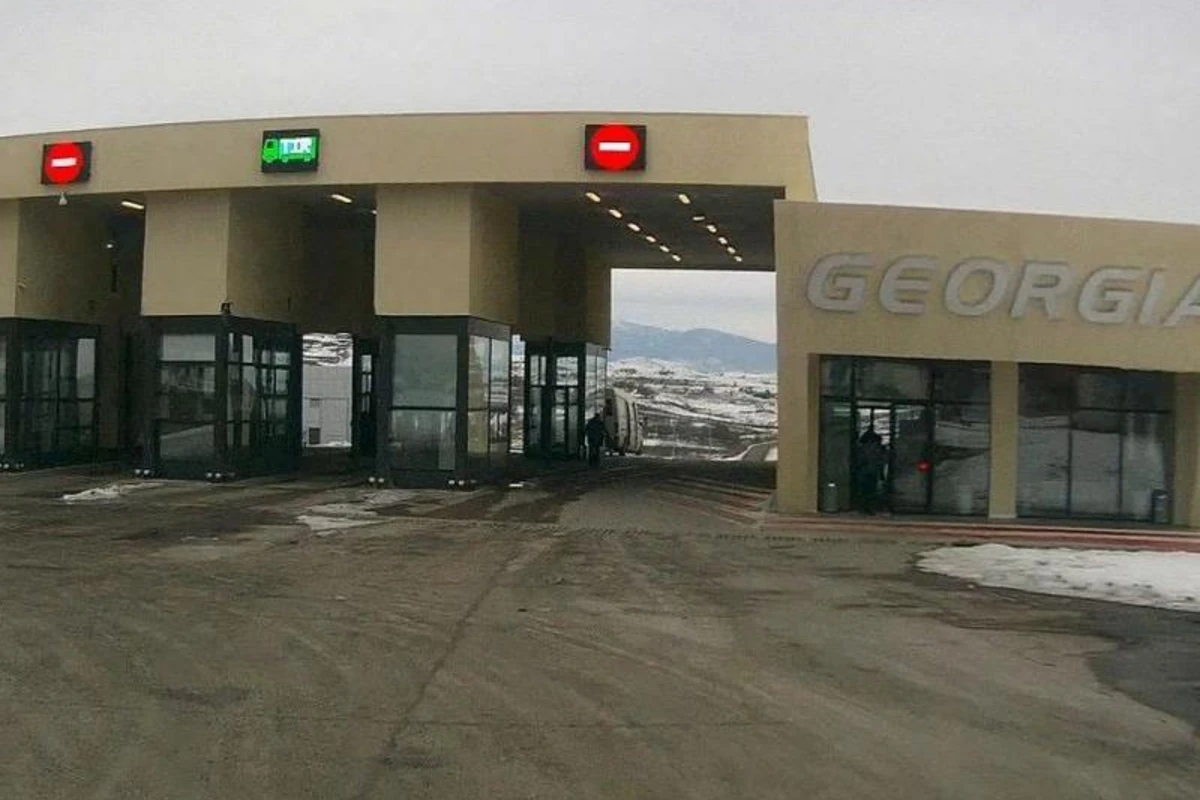 Грузия закрывает границы с Азербайджаном