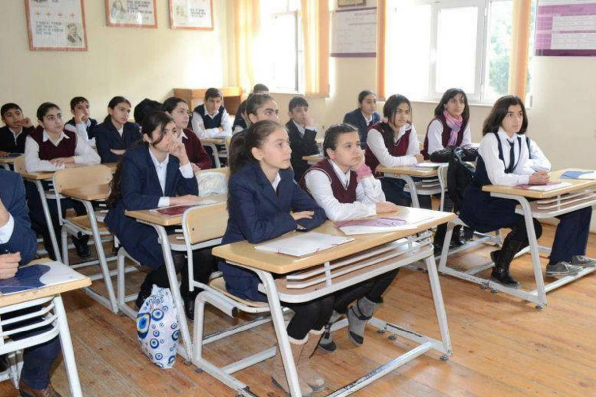 Məktəblərin bağlanma müddəti yenidən uzadıla bilər