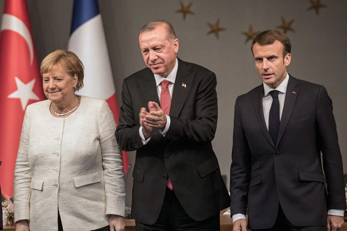 Саммит лидеров Турции, Франции и Германии пройдет в режиме телеконференции