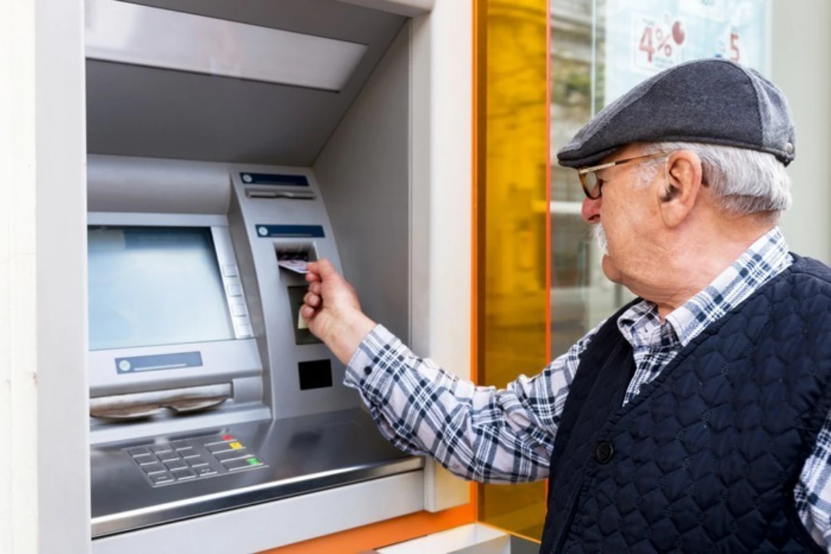 Bankomatlardan istifadəni minimuma endirin! Bankomatlardan istifadəni minimuma endirin!