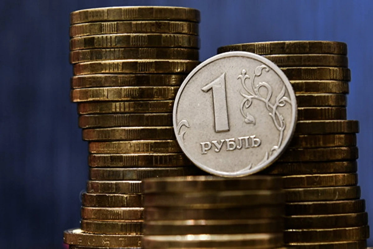 Рубль вновь резко обвалился
