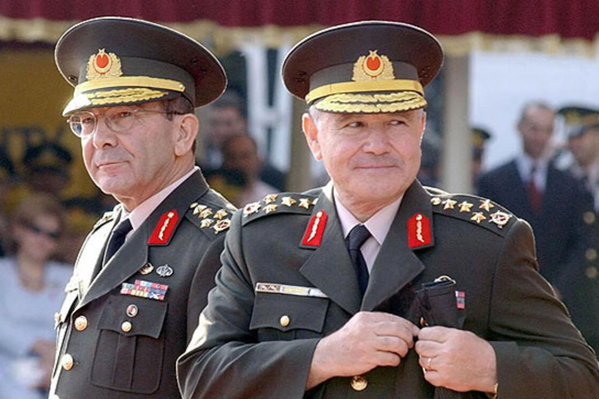 Türkiyədə general koronavirusdan öldü - VİDEO