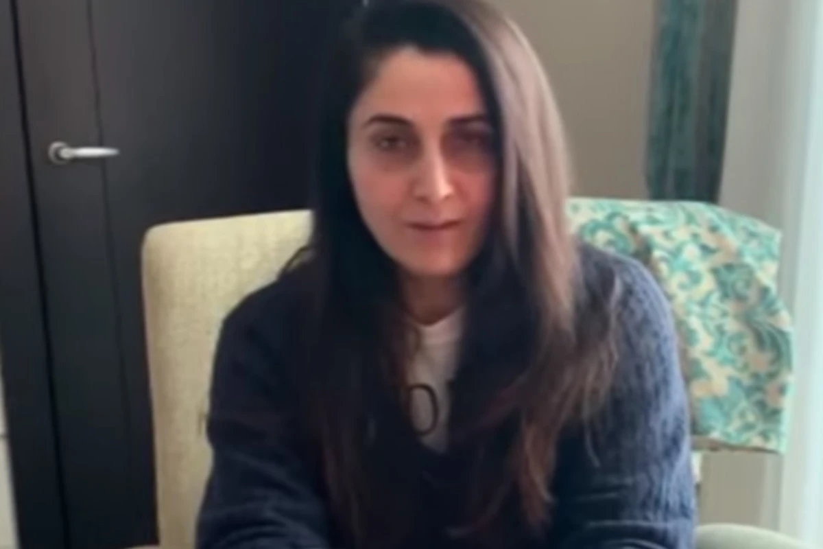 Dörd il sonra Bakıya qayıdan məşhur müğənni karantinə alındı - VİDEO Dörd il sonra Bakıya qayıdan məşhur müğənni karantinə alındı - VİDEO