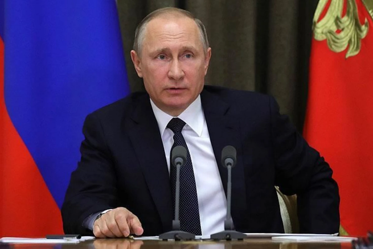 Путин предложил перенести дату голосования по поправкам в Конституцию