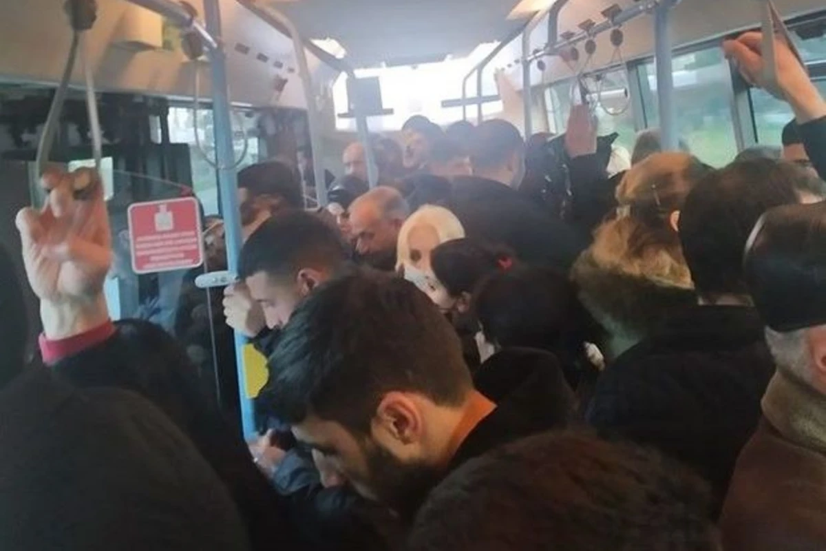 Bakıda müntəzəm marşrut xətlərinin fəaliyyəti tamamilə dayandırıla bilər Bakıda müntəzəm marşrut xətlərinin fəaliyyəti tamamilə dayandırıla bilər