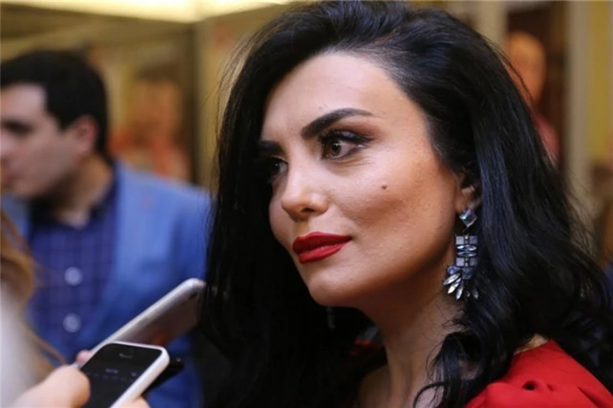 Azərbaycanlı məşhurun xalası da karantinə alındı - FOTO Azərbaycanlı məşhurun xalası da karantinə alındı - FOTO