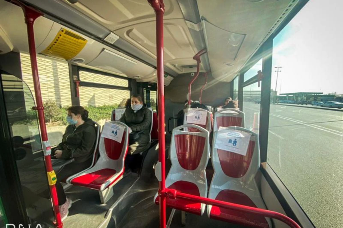 Новое ограничение в автобусах BakuBus - ФОТО Новое ограничение в автобусах BakuBus - ФОТО
