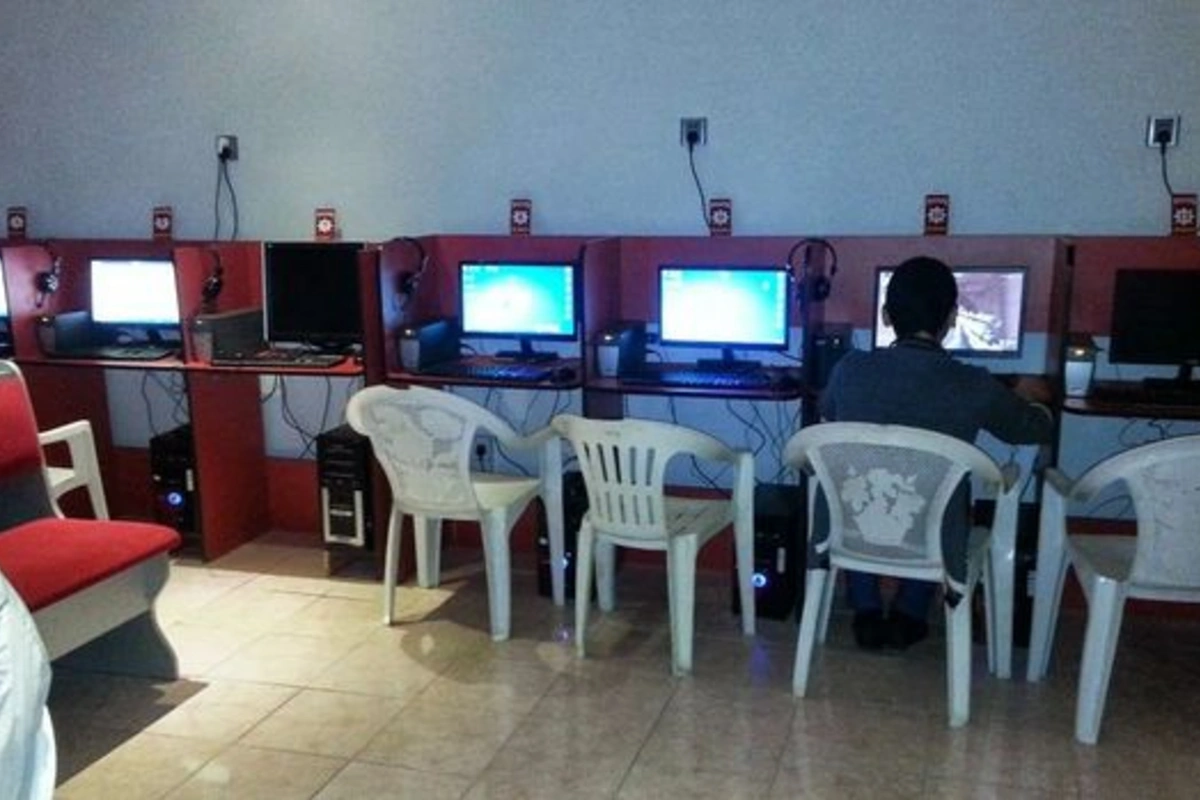 Gəncədə karantin rejimini pozan internet klub aşkarlandı - VİDEO