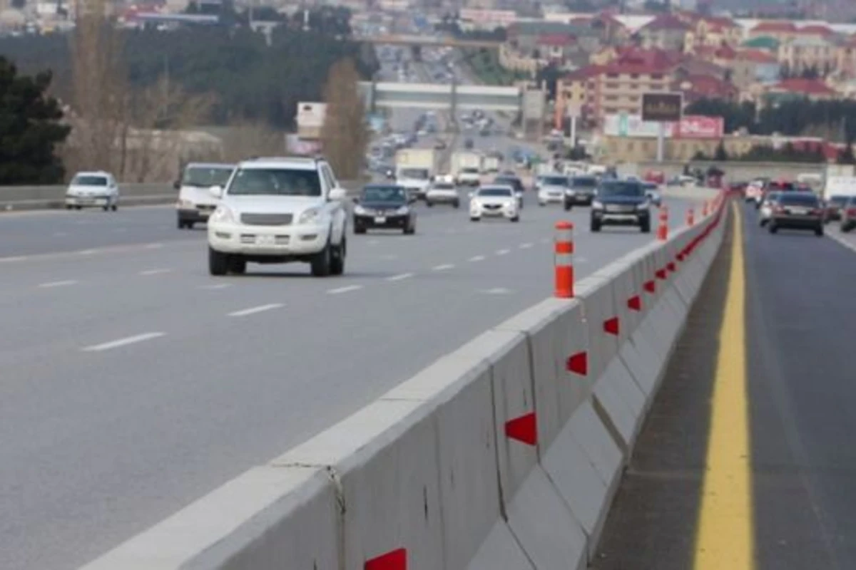 DİN rəsmisi: Bakı və ətraf ərazilərdə şəxsi avtomobillərin hərəkətinə heç bir qadağa yoxdur DİN rəsmisi: Bakı və ətraf ərazilərdə şəxsi avtomobillərin hərəkətinə heç bir qadağa yoxdur