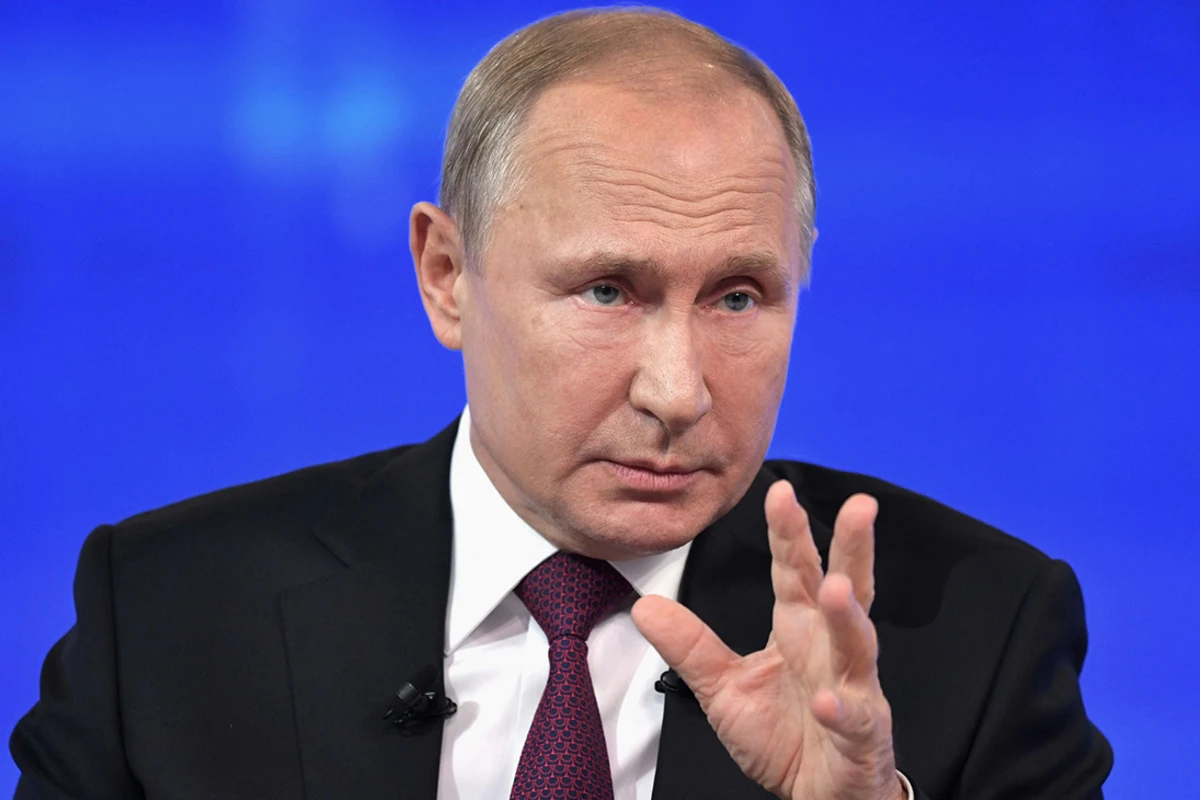 Путин обратился к нации из-за коронавируса