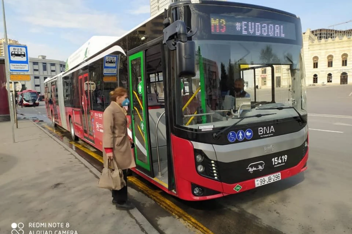 В Баку на экспресс-маршруте курсируют 18-метровые автобусы - ФОТО