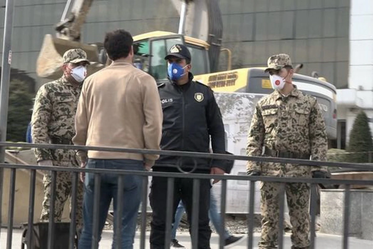 Жители Баку продолжают выходить на улицу вопреки запрету - ВИДЕО
