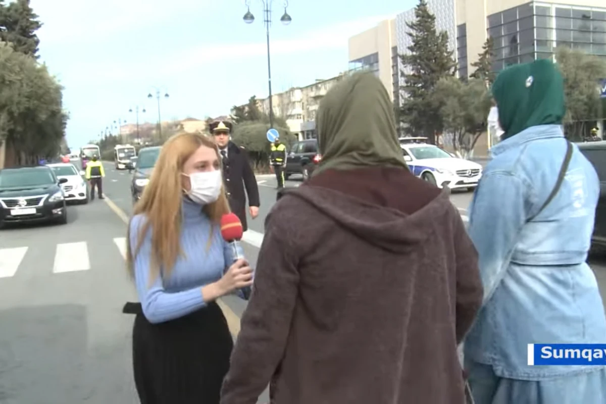 Hamı sorğu keçirən bu jurnalisti tənqid edir - Video Hamı sorğu keçirən bu jurnalisti tənqid edir - Video