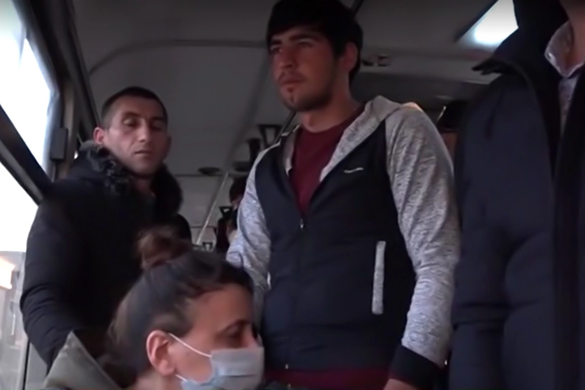 Bakıda sərnişin avtobuslarında təhlükəli vəziyyət - VİDEO