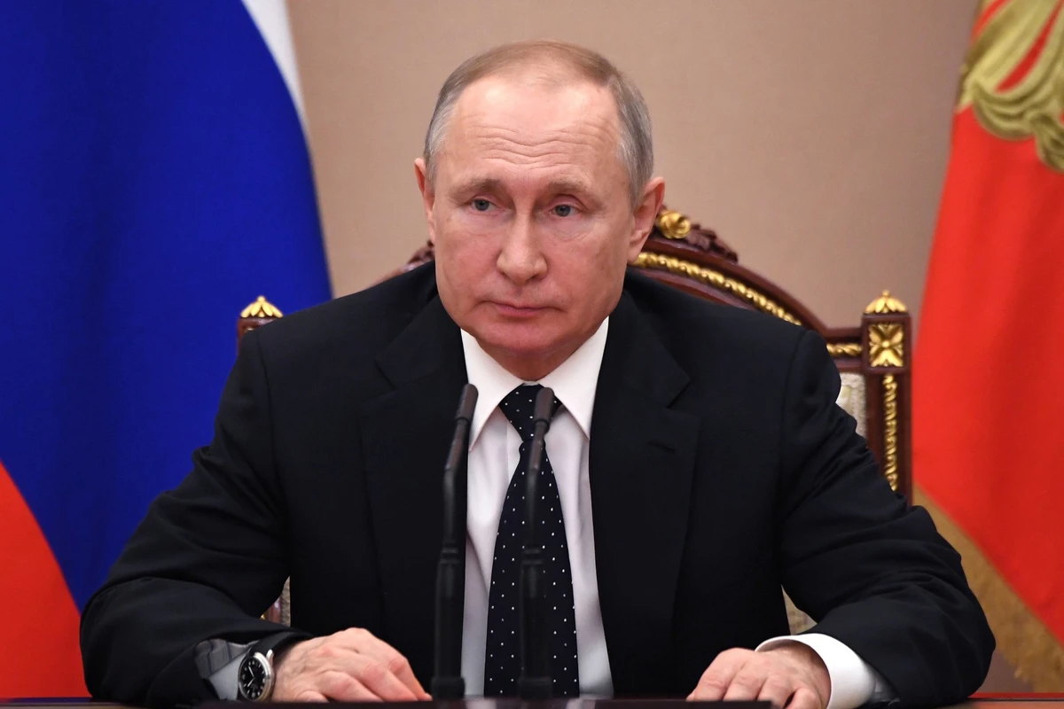 Путин продлил нерабочие дни до конца апреля