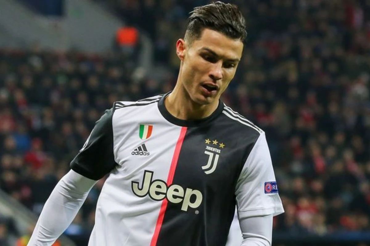 Ronaldo bütün dövrlərin ən yaxşı oyunçusu seçilib Ronaldo bütün dövrlərin ən yaxşı oyunçusu seçilib