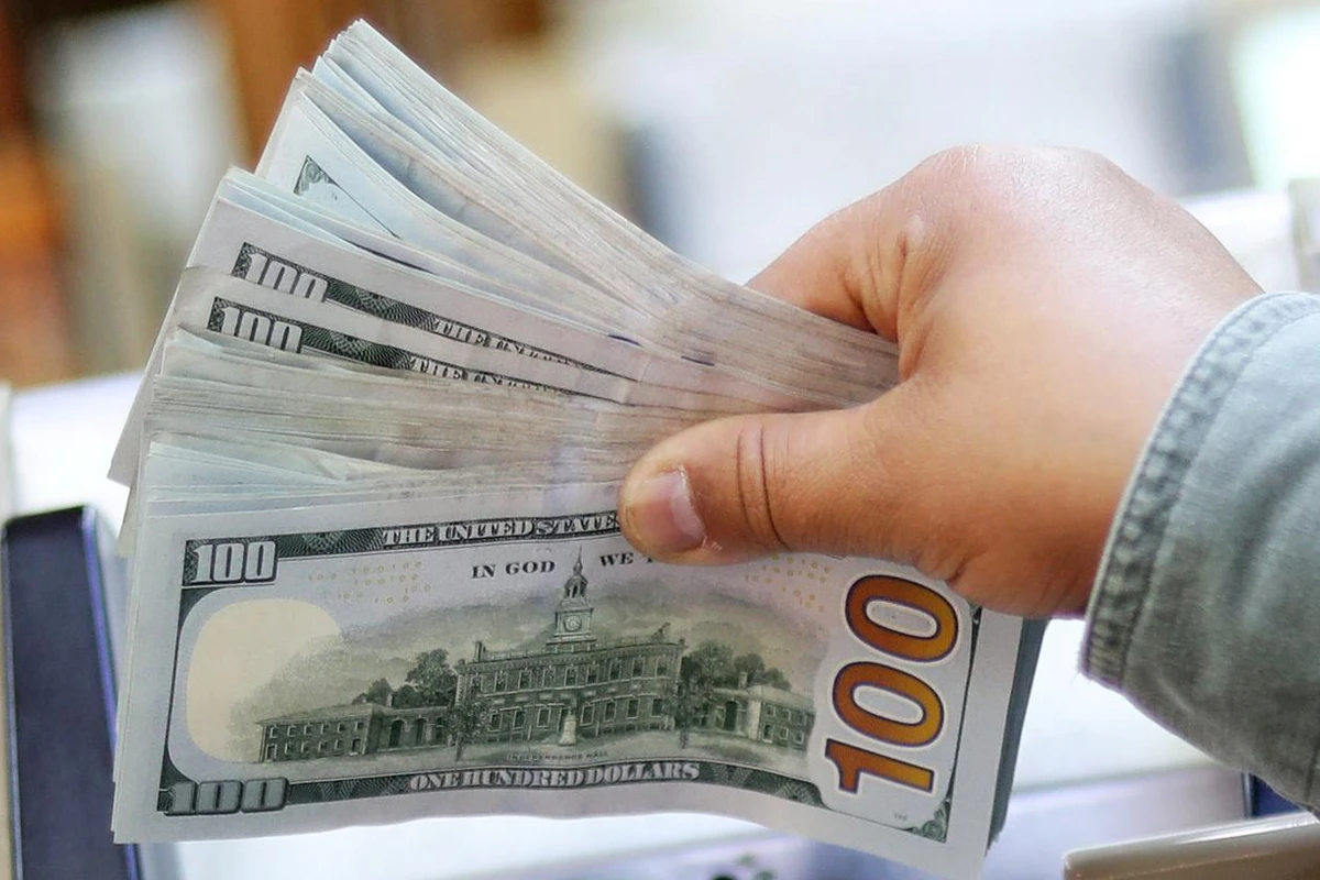 Rubl dollar qarşısında ucuzlaşır - Qonşu ölkələrdə MƏZƏNNƏLƏR