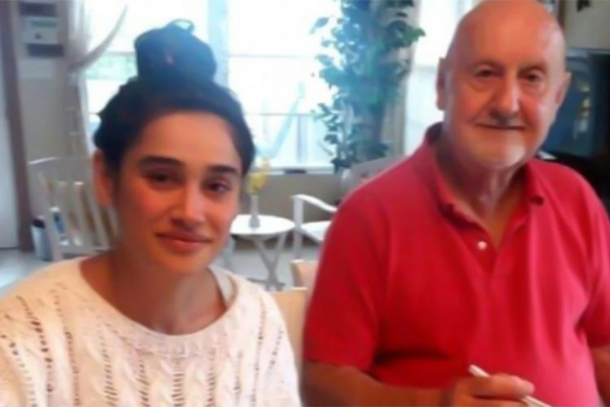 Özündən 48 yaş böyük kişiyə ərə gedən aktrisa adını dəyişdi Özündən 48 yaş böyük kişiyə ərə gedən aktrisa adını dəyişdi