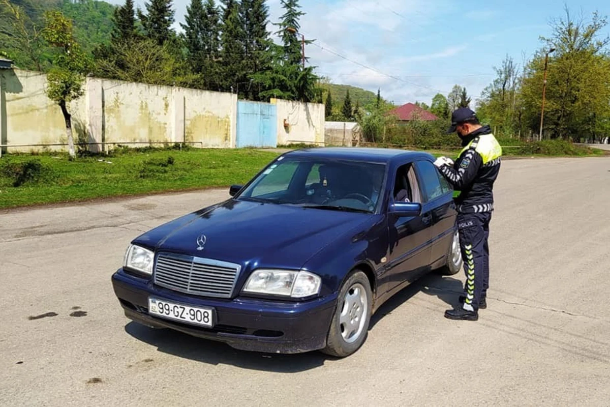 Karantinə görə saxlanılan şəxsdən narkotik çıxdı - FOTO Karantinə görə saxlanılan şəxsdən narkotik çıxdı - FOTO