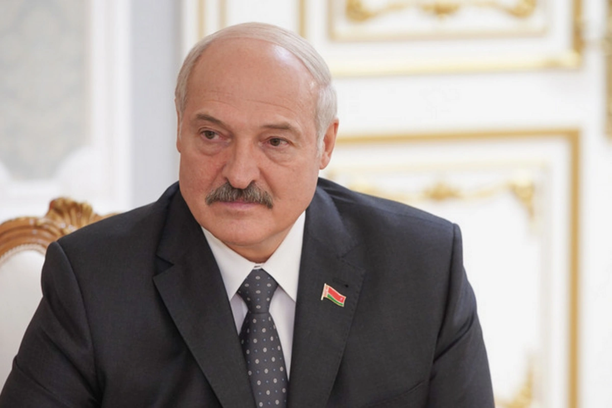 Lukaşenko insanları koronavirusdan müalicə etməyə hazır olduğunu deyib