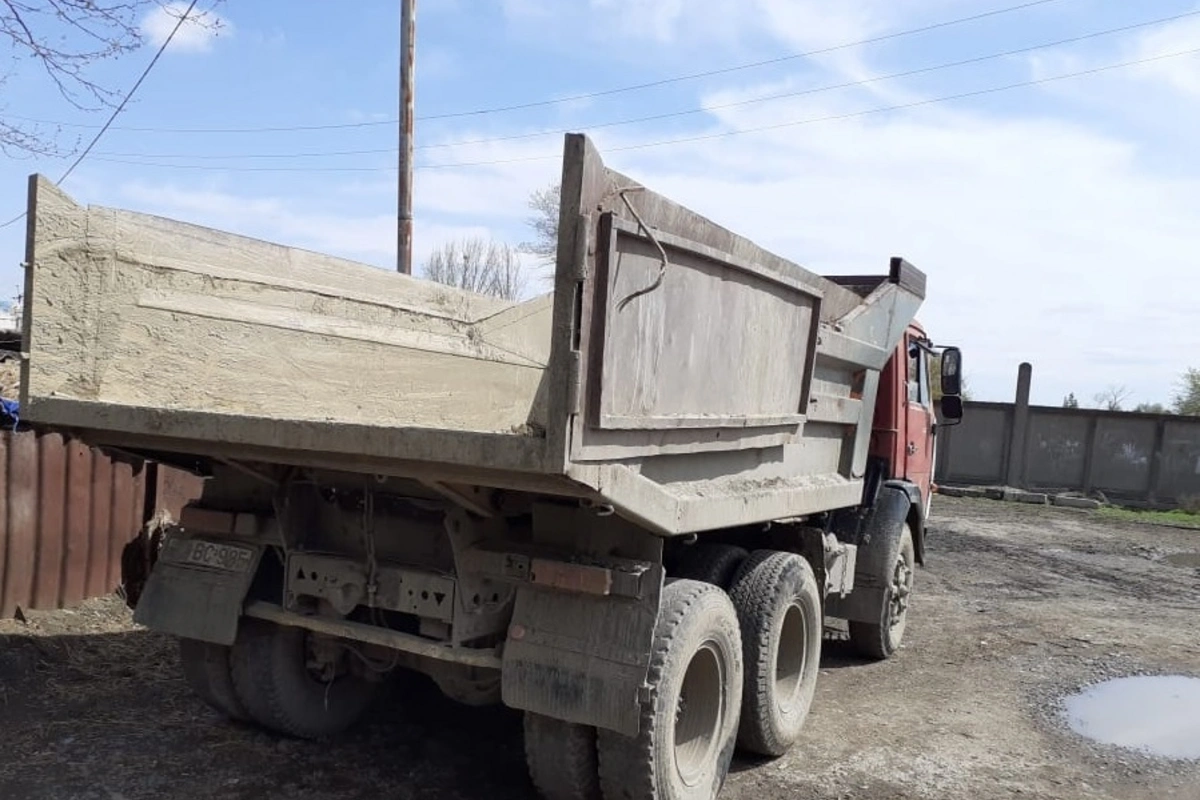 KamAZ-la toqquşan maşın velosipedçiyə çırpılıb onu öldürdü - FOTO
