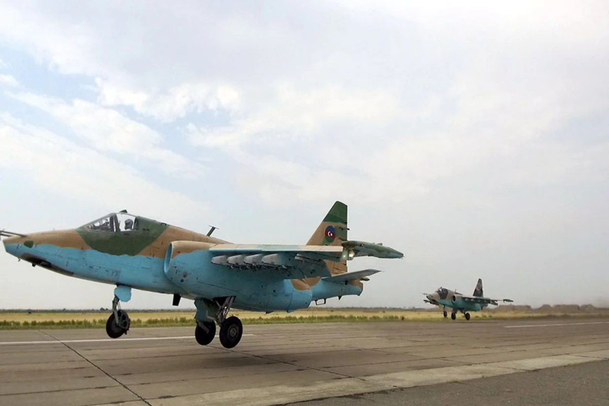 Azərbaycan Ordusu MiQ-29 və Su-25 təyyarələri ilə təlim keçirib - VİDEO