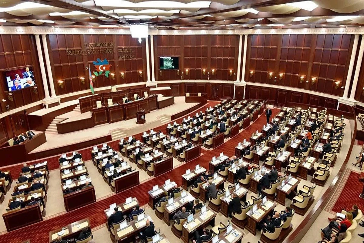 MM-də məsələ qaldırıldı: Torpaq sahəsi olan işsizlərə də 190 manat verilsin