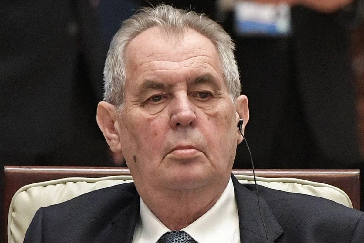 Президент Чехии предложил не открывать границы страны еще год