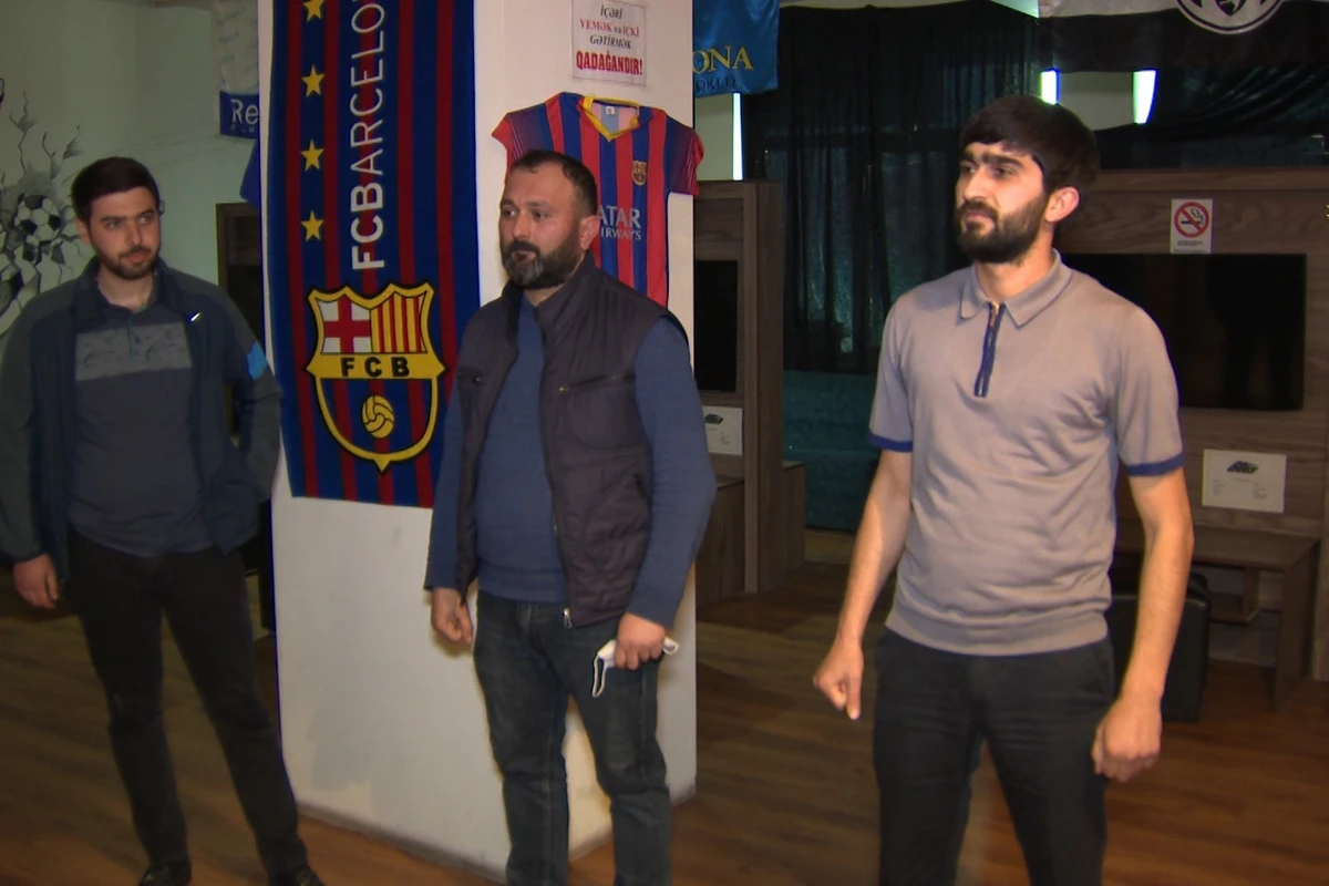 Bakıda gizli fəaliyyət göstərən “play station” zalı aşkarlandı - FOTO Bakıda gizli fəaliyyət göstərən “play station” zalı aşkarlandı - FOTO