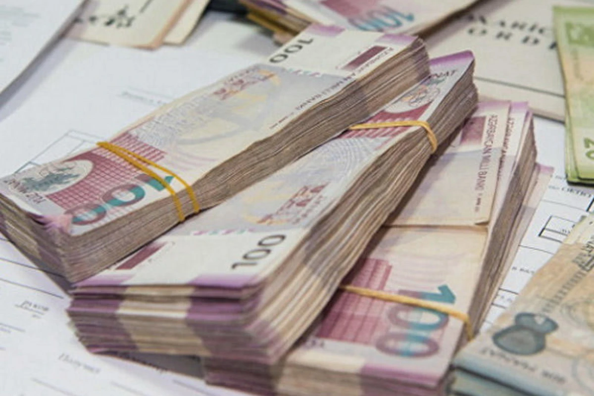 Эти лица на время карантина получат по 250 манатов