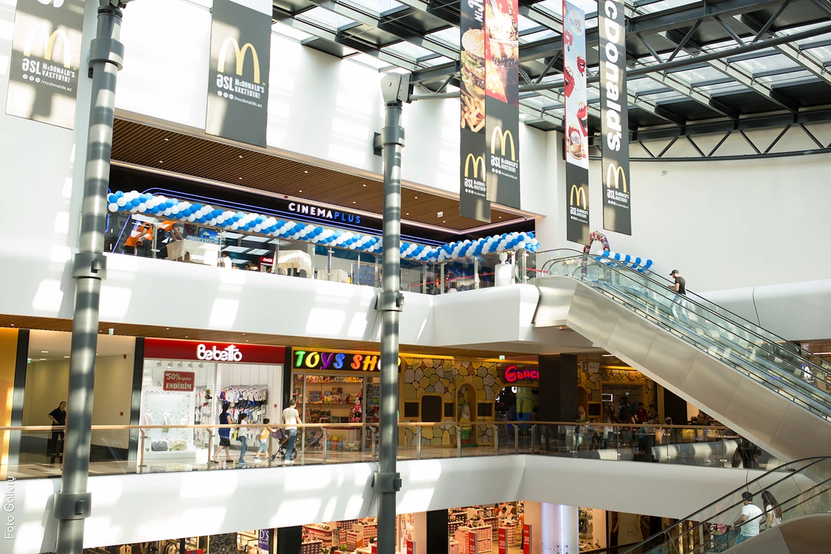Operativ Qərargah “Mall”larla bağlı qərar verdi