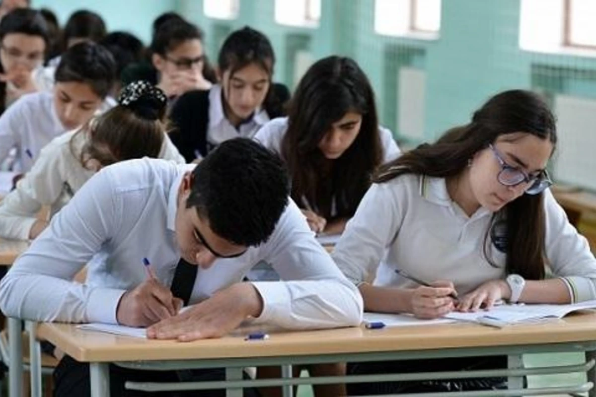 Ali məktəblərə qəbul imtahanlarında fərqli standartlar tətbiq ediləcək
