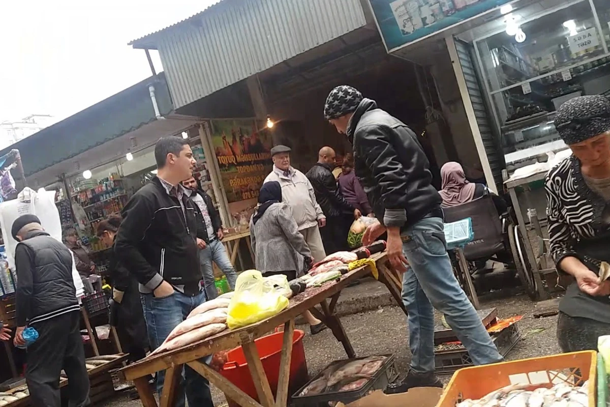 Bakıda karantin rejimi - 8-ci kilometr bazarında son vəziyyət - VİDEO