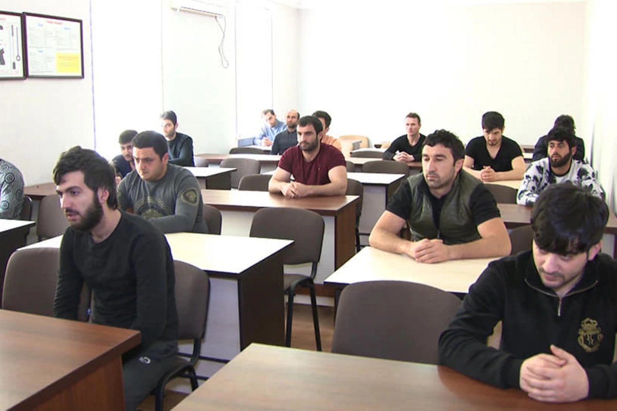 Karantin qaydalarını pozduqları üçün həbs olunan avtoşlar - VİDEO